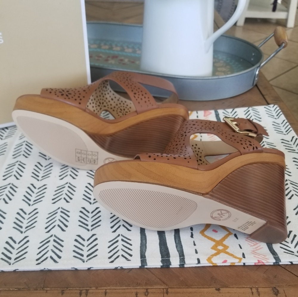 🆕️ Michael Kors Sandal Wedge - Picture 6 of 8
